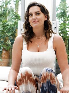 Nolina Nyx - Casting Couch HD