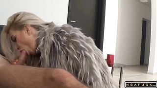 Curvy milf teaches him to fuck her pussy