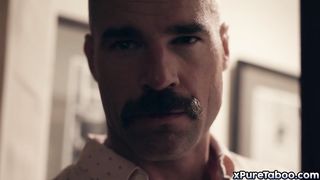 Bored man hooks up with a super horny Tinder date