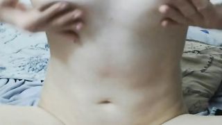 naughty babe fingering her pussy