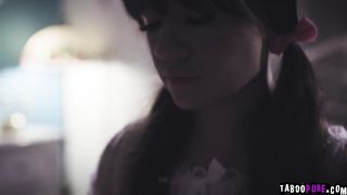 Teen Alison make her way to get Chad