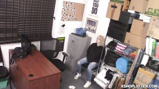 Skylar offers her teen pussy to fucked on