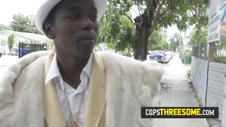 Hardcore sex with interracial threesome