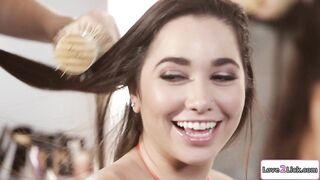 Hairdresser gives oral to latina client