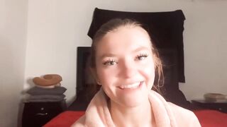Up close female orgasm and dirty talk with sexy teen!