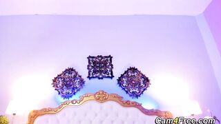 Thick Slutty Fingering Her Pussy With Butt Plug