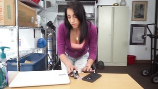 Latina teen is blowing her boss's black