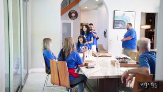 Sneaking sex during thanksgiving