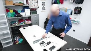 Lisey sucks and spread legs for officer