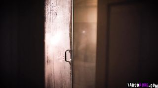 Tommy release a big load on Savannah