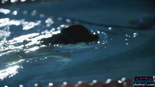 Big ass and tits American blonde model