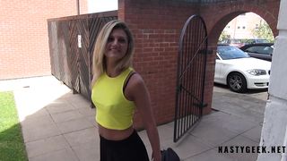 FITNESS GIRL FUCK HER FIREND DURING WORKOUT