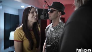 Sexy teen got fucked by a dirty guys