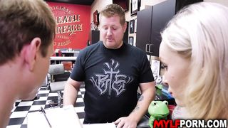 Stepson gets a hot sex on a tattoo session