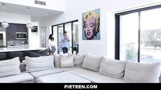 Wild Aussie teen Kiara Edwards fucks her neighbor!