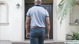 Black guy fucks the ass of TS walker