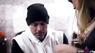 Zacs big bulk cock fucked Sarahs hungry pussy