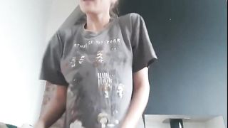 nice teen dildoing her asshole with toy on webcam