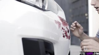 Amnesiac man dicovers that his wife is a fake