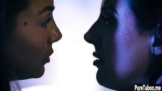 MILF with huge boobs enjoyed a fingering