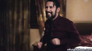 Agressive client deals sex with hot ebony realtor