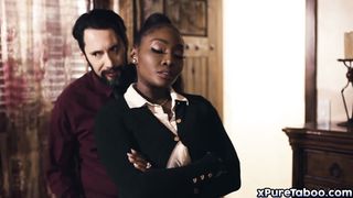 Agressive client deals sex with hot ebony realtor