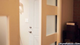 Teen tourist fucked by sinister host