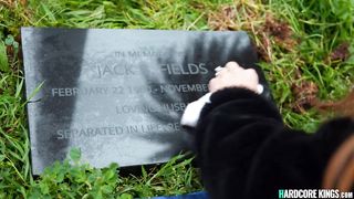 Housebreaker couple fucking in bedroom