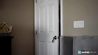 Cum inside hot wife for paying her bill