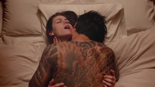 Big-Tit Celebrity Alexandra Daddario Kinky Bondage Sex-Scene in Lost Girls & Love Hotels (2020)