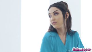 Jade invites Violet to massage Lenas pussy