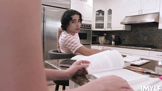 Lucky stud filling up Melissa Lynns MILF cunt