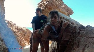 Horny Girl want his Dick in a Public Beach and take a Big Facial