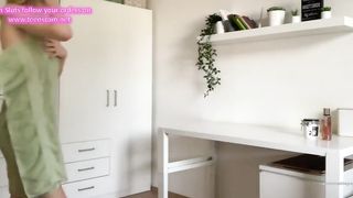 Young 18 year old girl blogger with a we