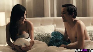 Savannah satisfy Ricky's urge