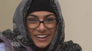 MIA KHALIFA Handjob Bloopers & Outtakes