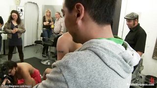 Blonde disgraced at public hairdressers