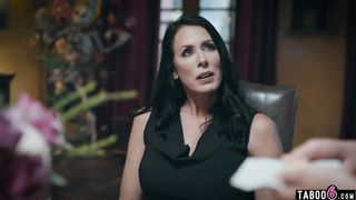 Mom makes stepdaughter serve guests nude