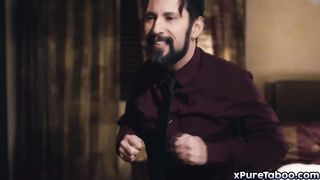 Real estate woman must fuck her customer