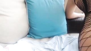 Hot Babe dildoing her wet pussy on webcam