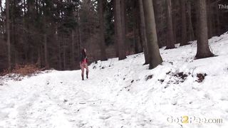 Hot Babe Rips Her Pantyhose To Piss