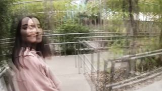 Fuck a huge cock with her big ass