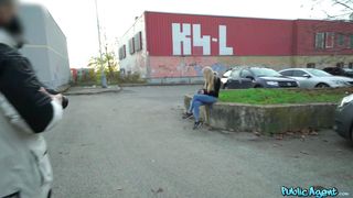 Pay sexiest MILF to do a short casting