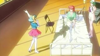 Sexy popsta artist seduces her bodyguard