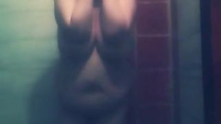 Amateur in the shower Lonna Wells