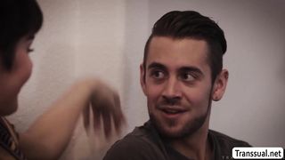 TS Daisy gets satisfy by dudes bigcock