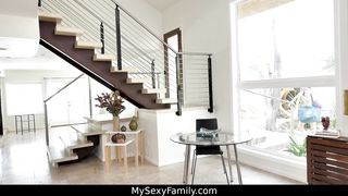 Stepsisterl Angel Ryder fucks brother