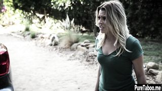 Naive teen paid her licence with blowjob