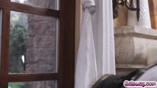 Jane likes her new friend April