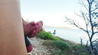 GENTLYPERV MEETS A PERVY GIRL ON A BEACH. During an exhibitionist day at the sea I find a cute woman